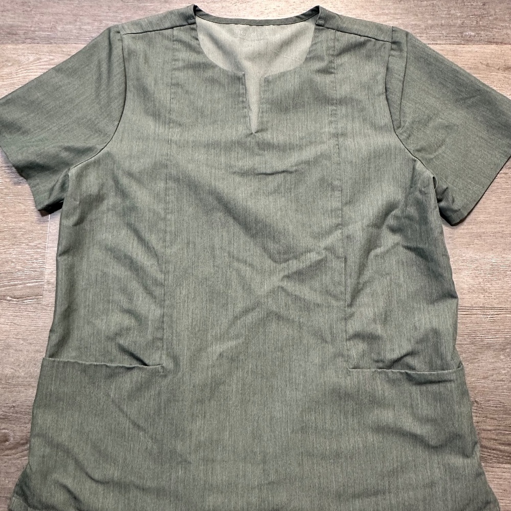 Women’s Scrub Set – Size Medium – Green – Gently Used